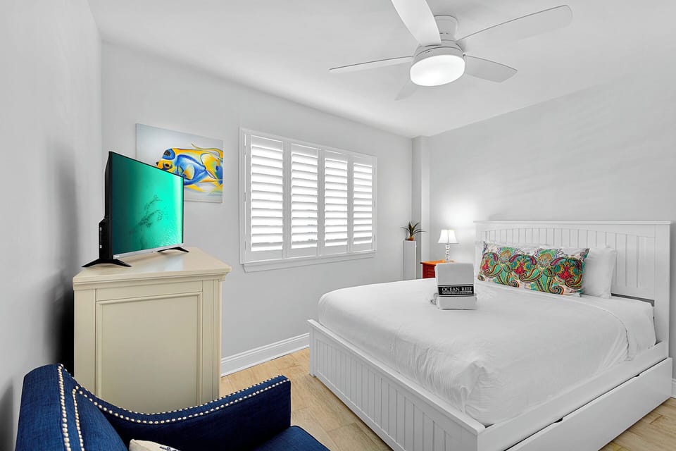 Mainsail 472 Guest Bedroom 2