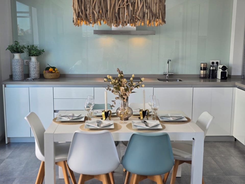 Dining for six people.