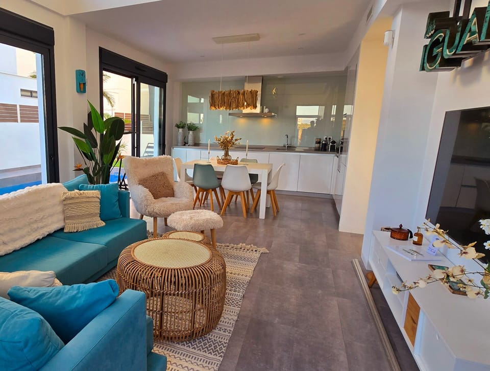 Open plan lounge and kitchen.