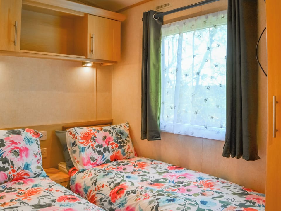 Twin bedroom | Margaret&rsquo;s - Emmotland Holidays, Driffield