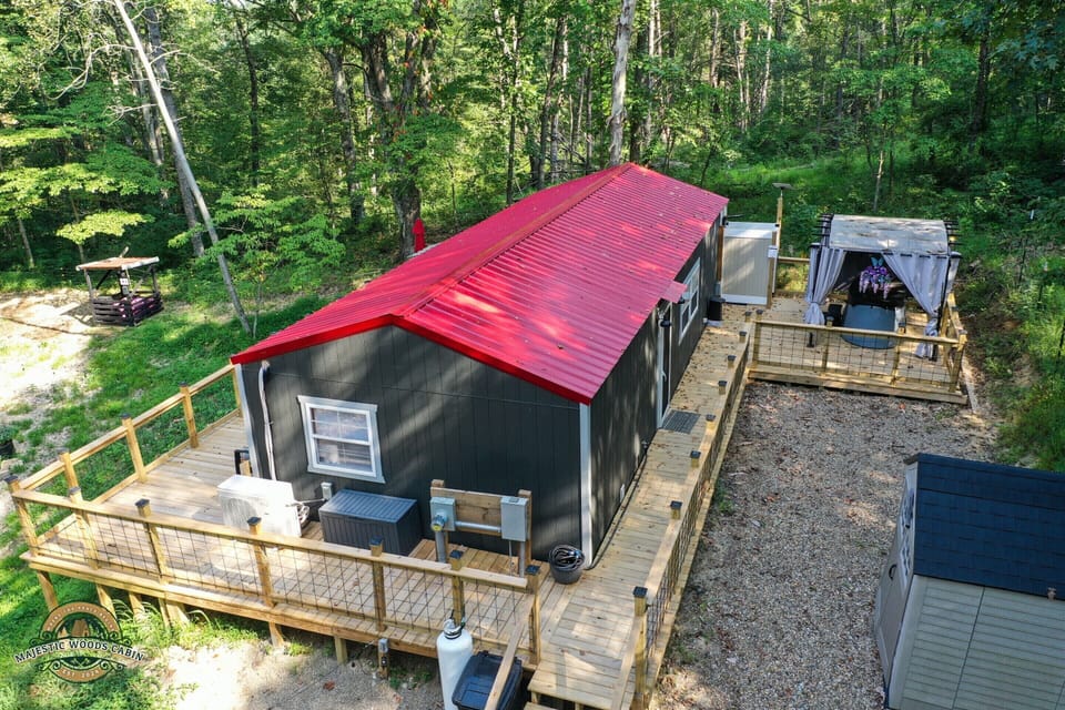 View Side and Back of Cabin