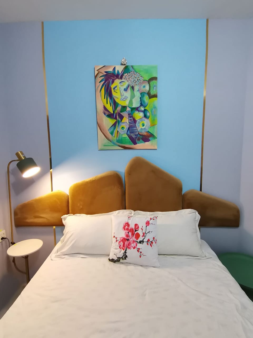 Deluxe Studio Suite, Lake View | Desk, WiFi