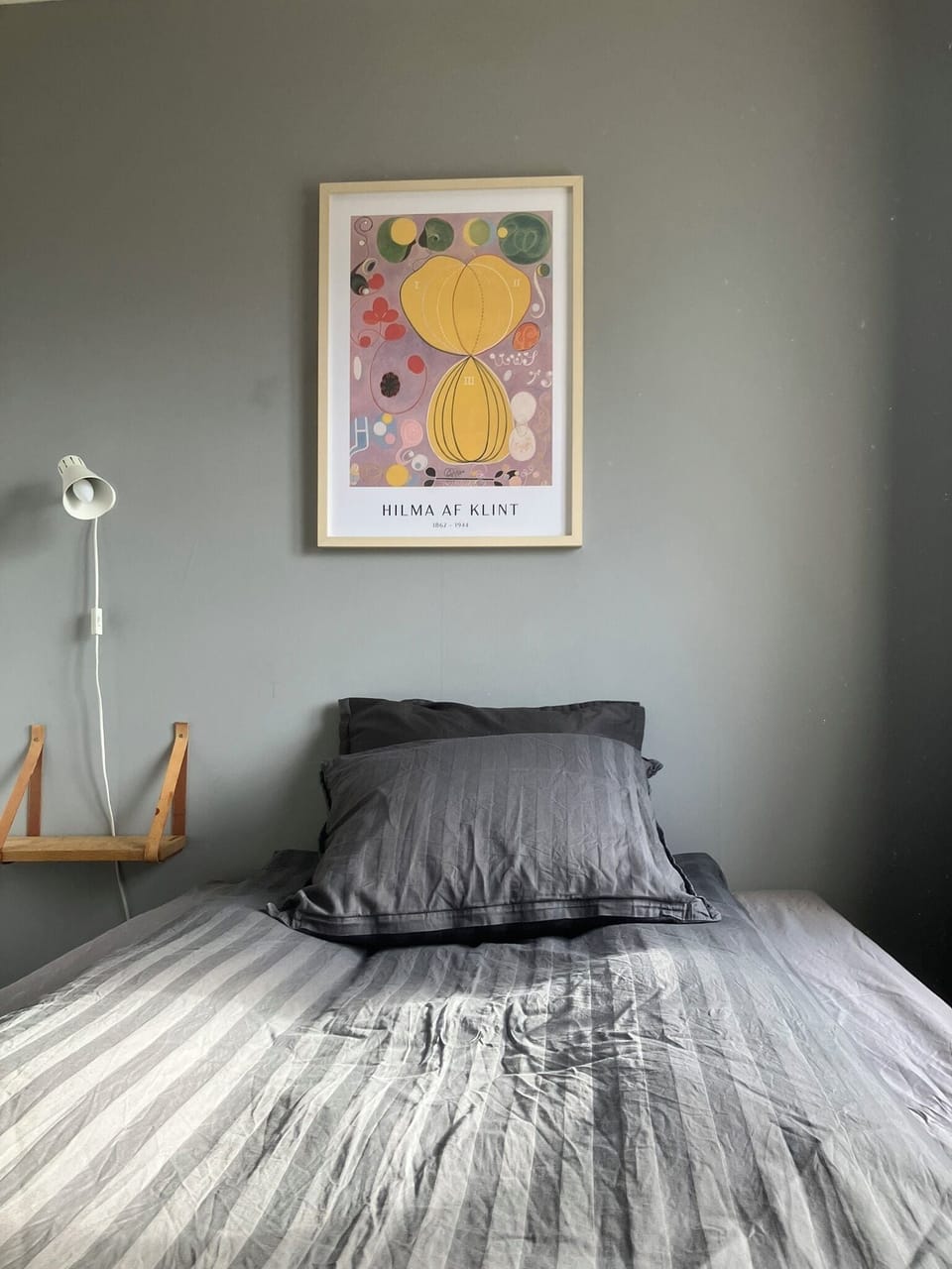 Basic Single Room | Blackout drapes, iron/ironing board (on request), WiFi (free)