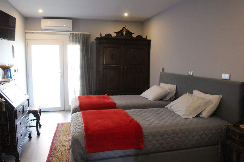 Comfort Double or Twin Room, Garden View | Laptop workspace, blackout drapes, soundproofing, iron/ironing board