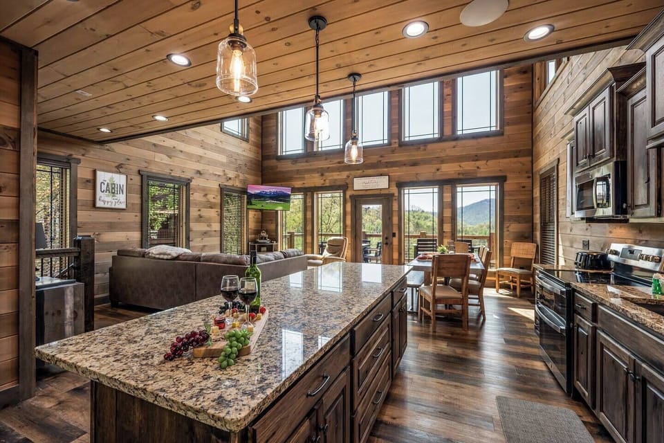 Large Luxurious Kitchen