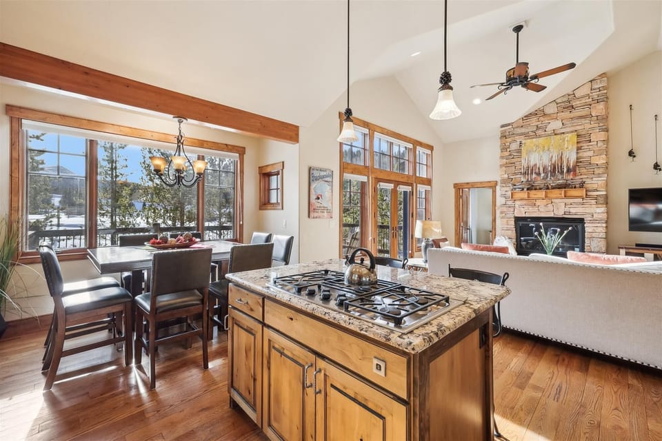 Kitchen, The Beaver Lodge at Breckenridge, Breckenridge Vacation Rental