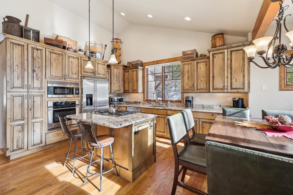 Kitchen, The Beaver Lodge at Breckenridge, Breckenridge Vacation Rental