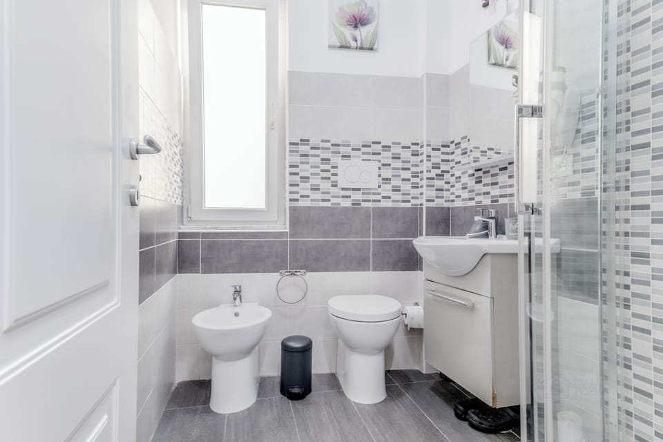 Standard Room, Non Smoking | Bathroom | Slippers, bidet