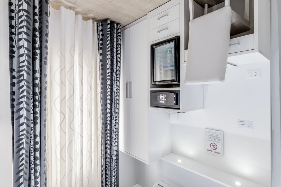 Standard Room, Non Smoking | In-room safe, iron/ironing board, free WiFi
