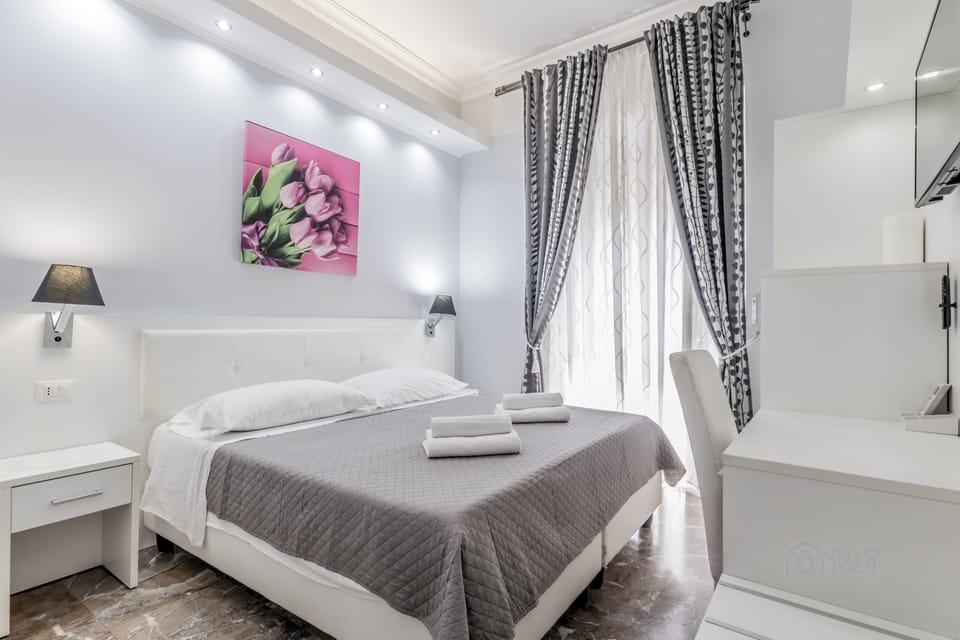 Basic Room, Non Smoking | In-room safe, iron/ironing board, free WiFi
