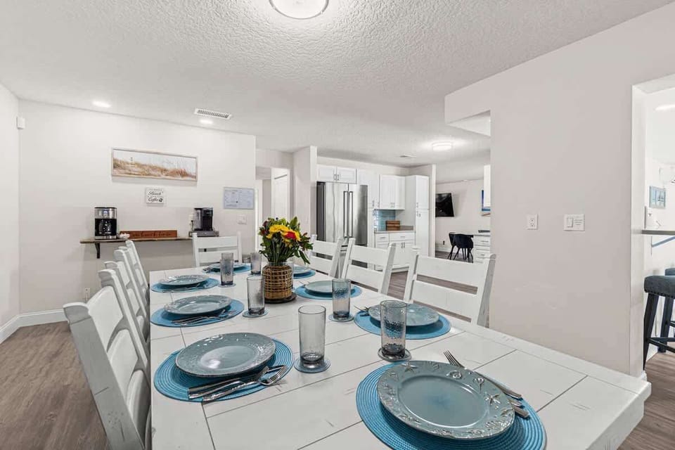 Large Dining Space Seats 8