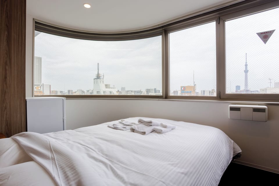 Double room with Sky Tree view, Non smoking (Shared bathroom only) | Free WiFi, bed sheets