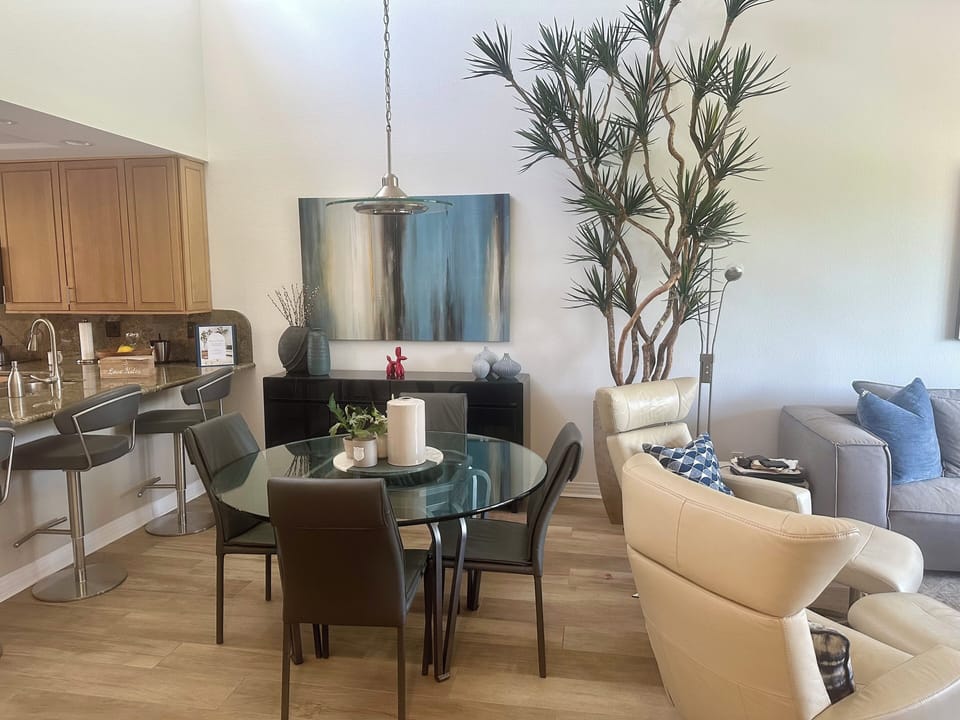 Dining area between the kitchen and living area.