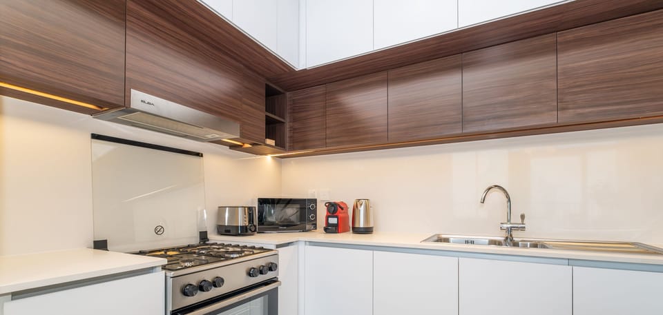 Apartment, Harbor View | Private kitchen | Electric kettle, toaster