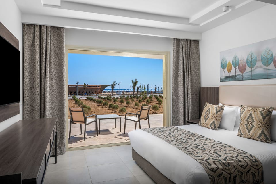 Minibar, in-room safe, blackout drapes, soundproofing