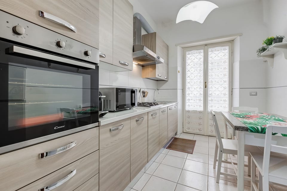Apartment, 2 Bedrooms, Kitchen, City View | Private kitchen | Fridge, microwave, oven, stovetop