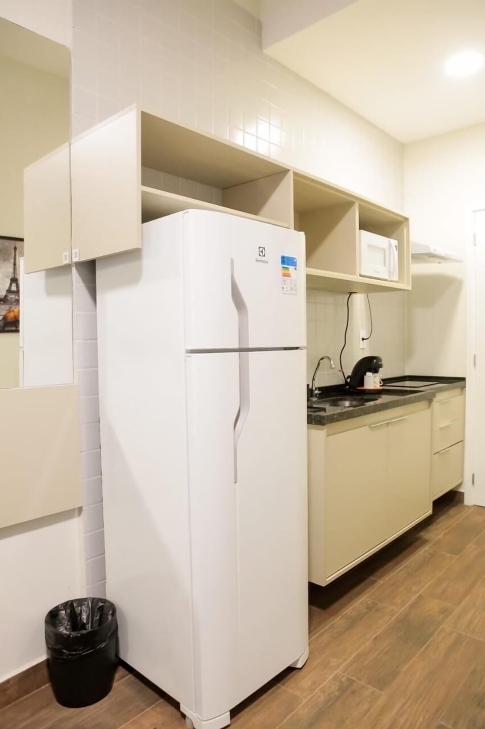 Superior Double Room, City View | Private kitchen | Microwave, cookware/dishes/utensils