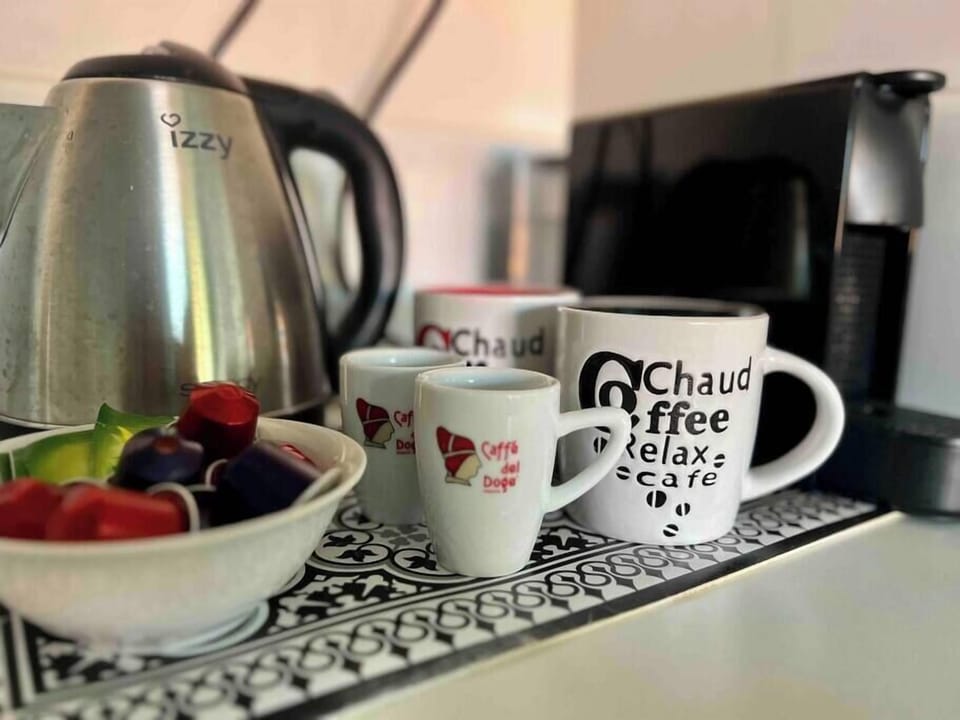 Coffee & Tea 