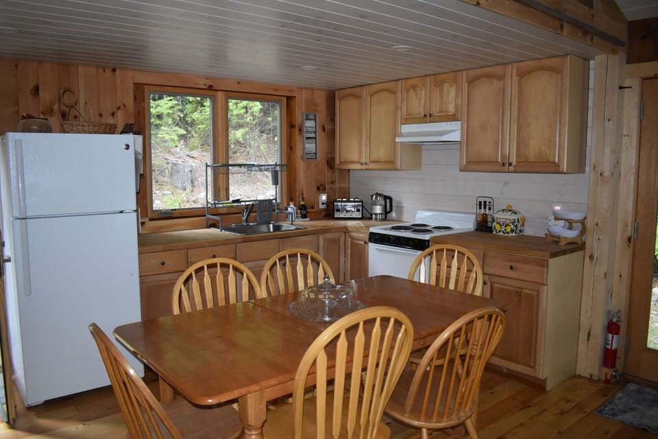 Full kitchen