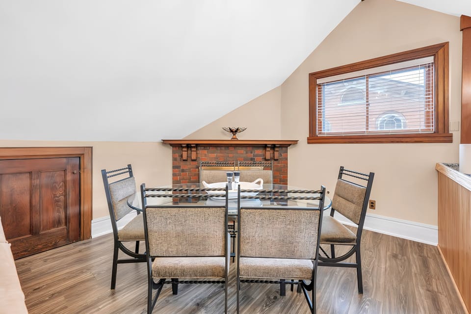 3rd Floor Dining
