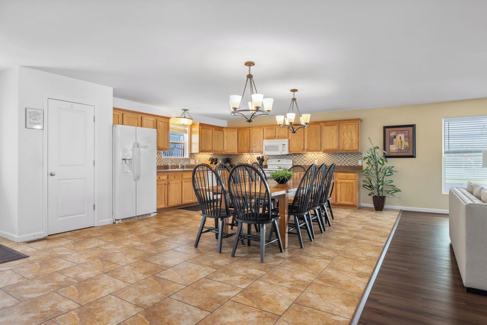 The Mojito Lakeview | Private kitchen | Fridge, microwave, oven, stovetop