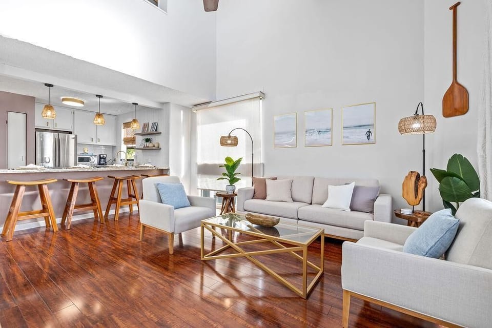 Condo, 2 Queen Beds (Kailua Bay Resort#4-306) | Living area