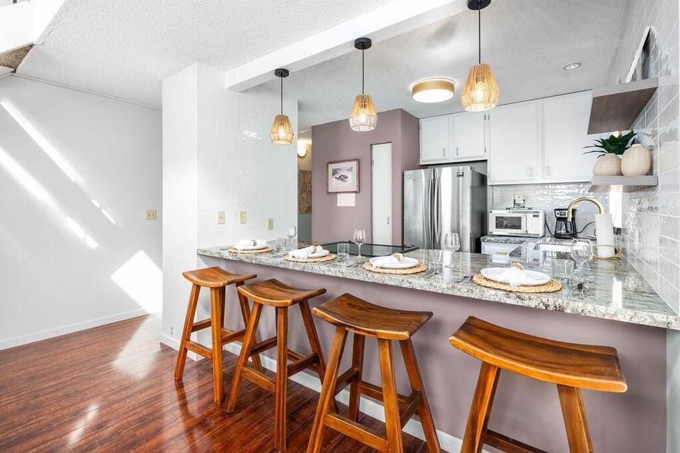 Condo, 2 Queen Beds (Kailua Bay Resort#4-306) | Private kitchen | Paper towels