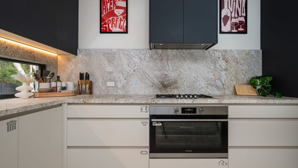 Full kitchen 