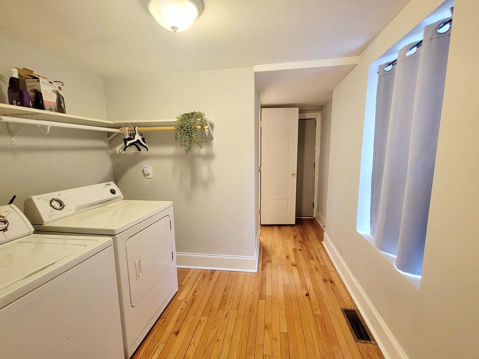 Apartment | Laundry