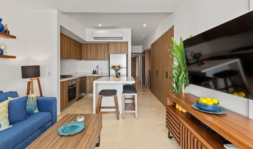 Condo - Image 11