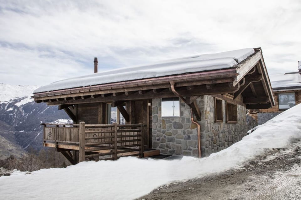 Holiday Home Exterior [winter]
