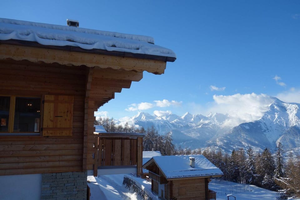 Holiday Home Exterior [winter]