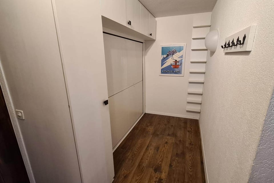 Entrance / Reception