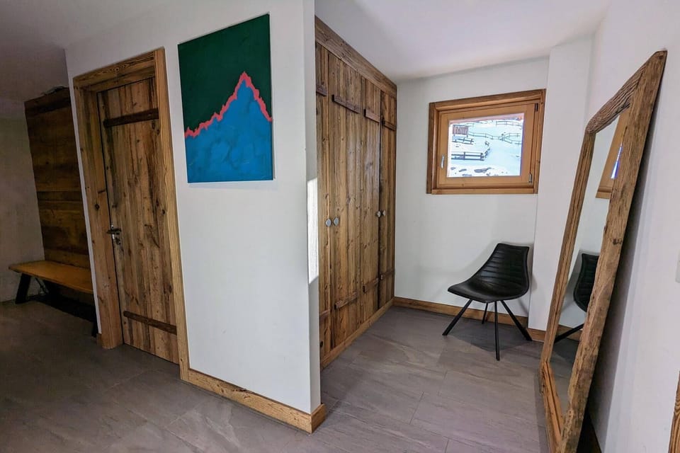 Entrance / Reception