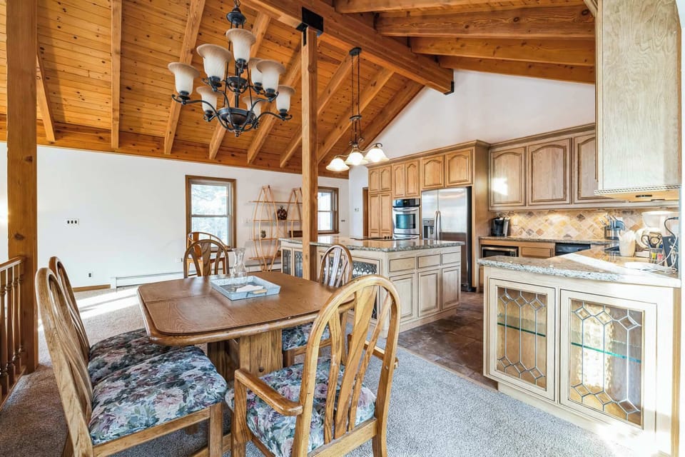 Dining Area for 5