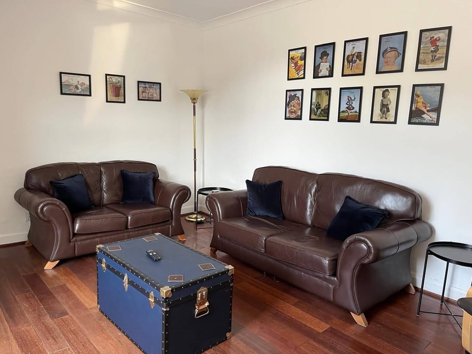 Living Room
3 & 2 seater leather sofas