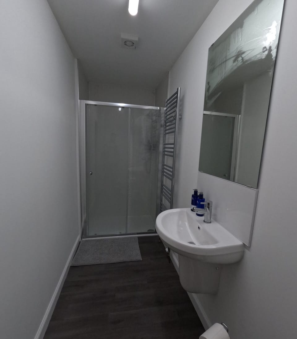 En-suite to Bed 1
Shower with Sense of Arran toiletries provided & WC