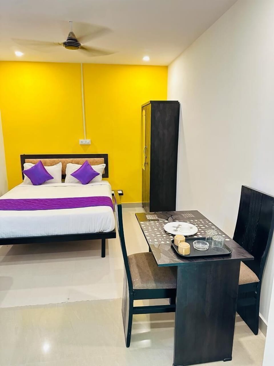 Deluxe Double Room, 1 Queen Bed | Desk, laptop workspace, free WiFi, bed sheets