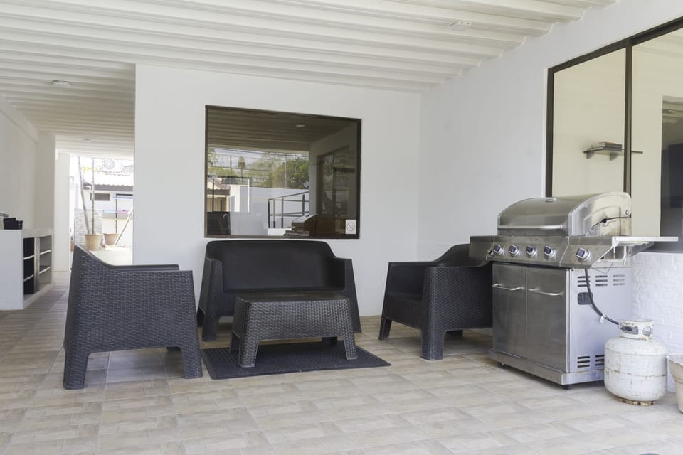 House, 6 Bedrooms | Terrace/patio