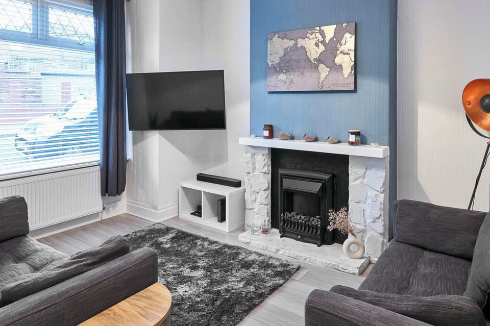 Thurstane Street, Bolton - Host & Stay