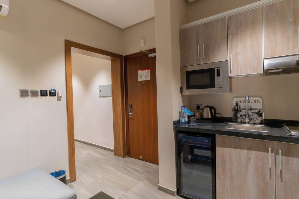 Junior Suite, 1 Double Bed, Kitchenette | Private kitchen | Mini-fridge