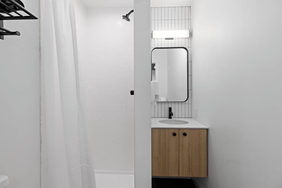 Shower, towels