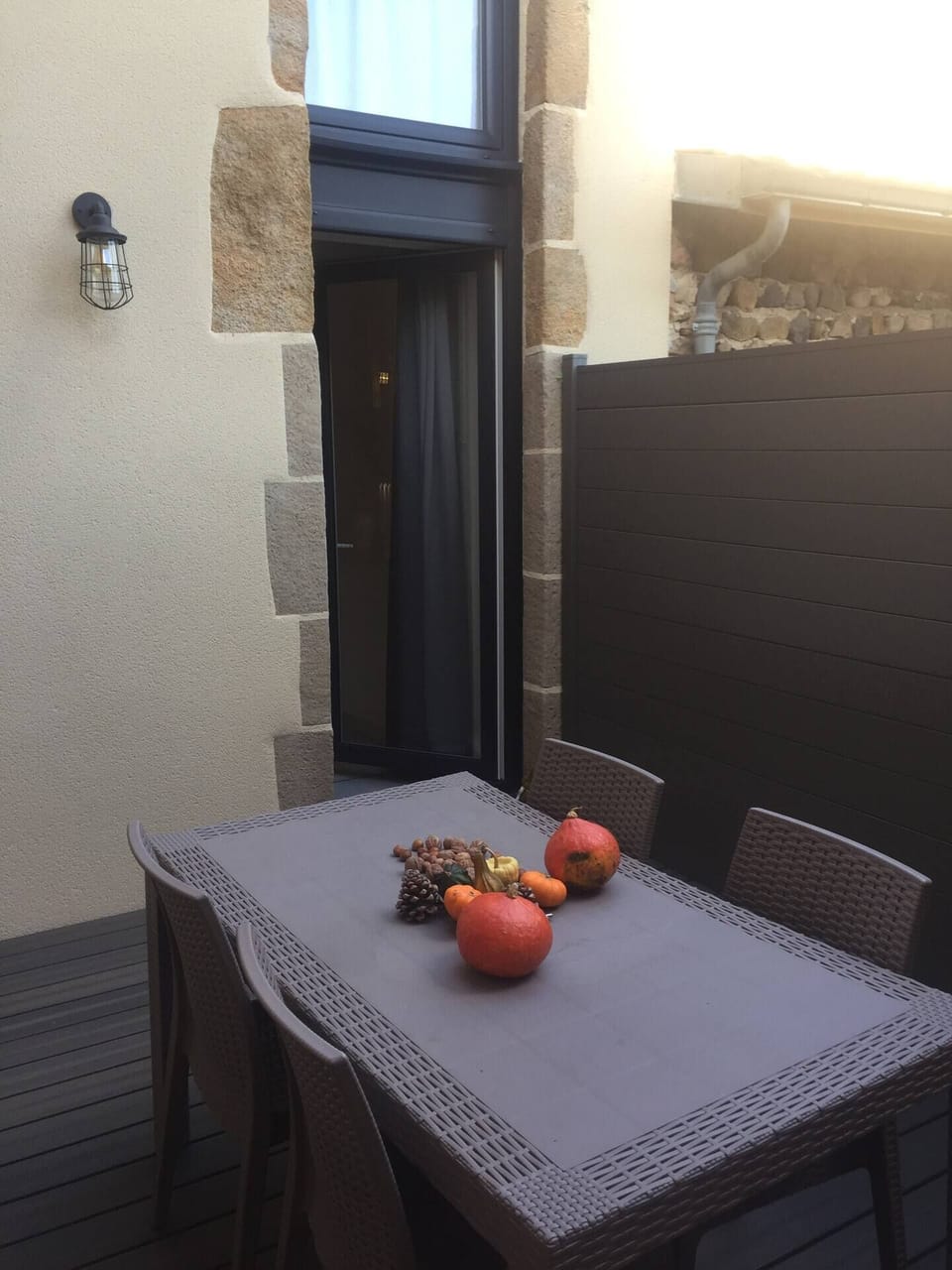 Outdoor dining