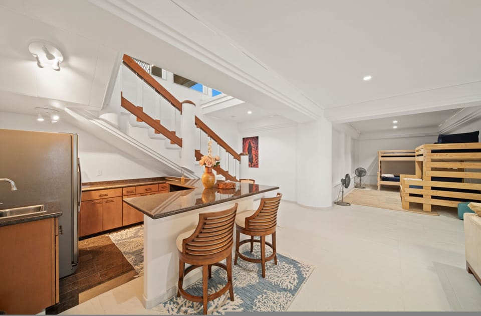 House | 6 bedrooms