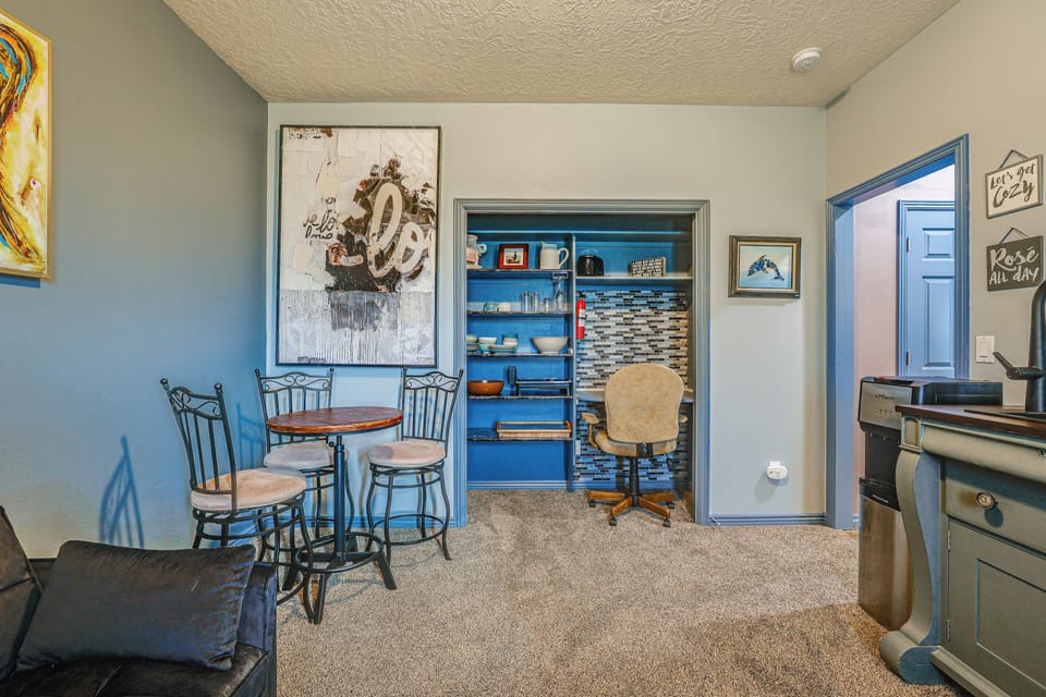 Dining Room | Dishware & Flatware