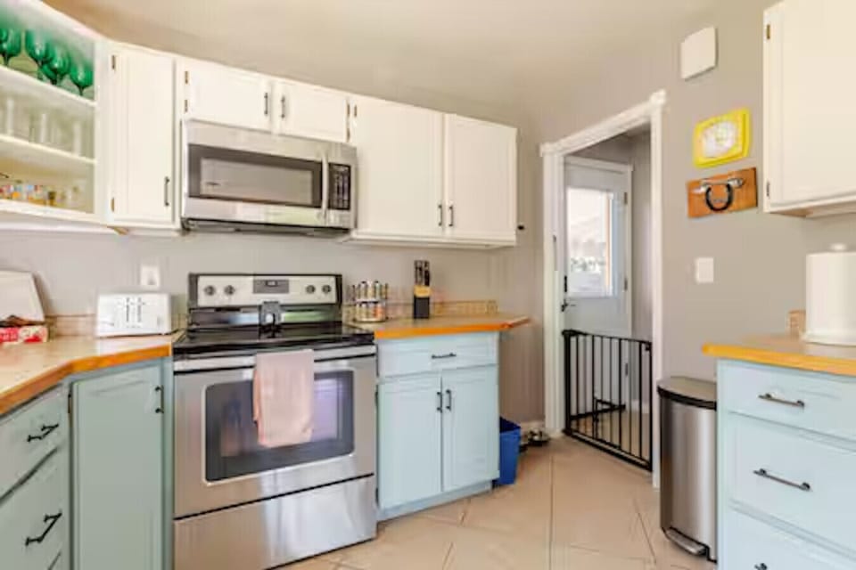 fully stocked kitchen