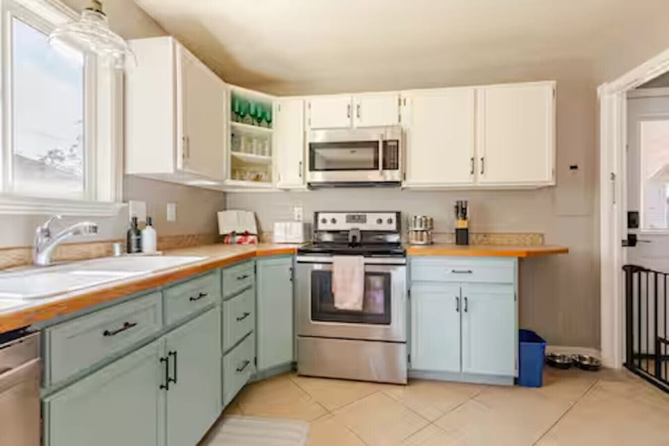 fully stocked kitchen