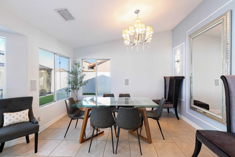 House (4 Bedrooms) | Interior