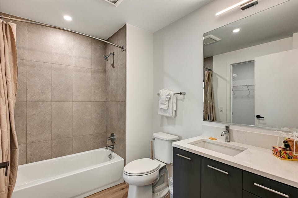 Herndon/Reston Reston 1 Bedroom Bathroom