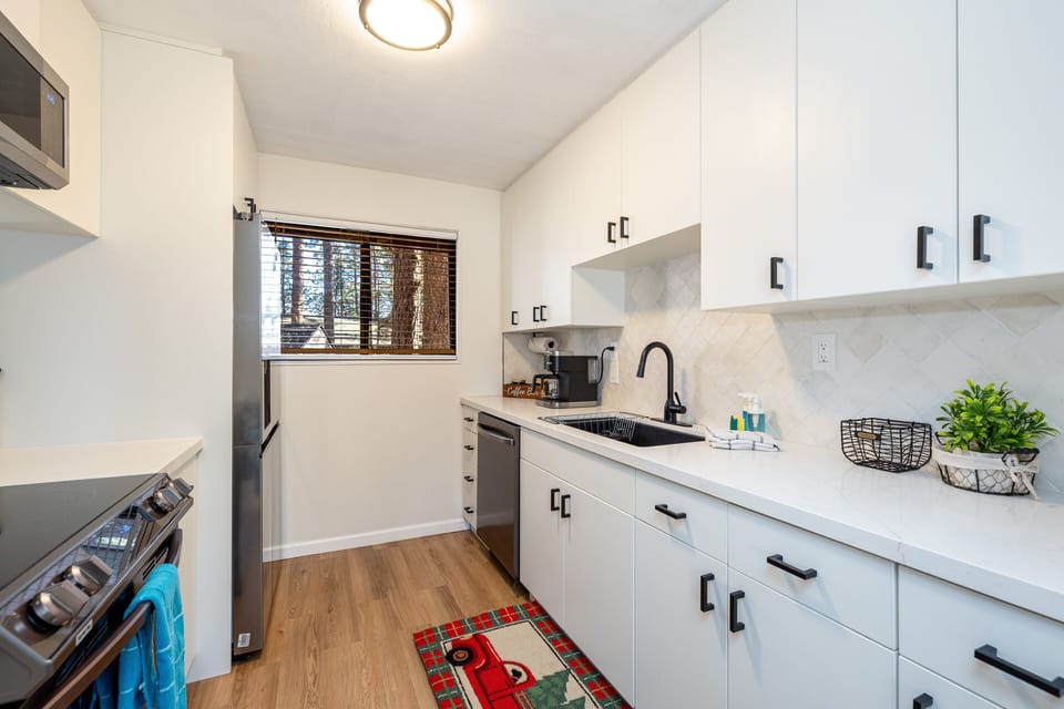 Prepare your favorite meals with ease in the fully equipped kitchen.